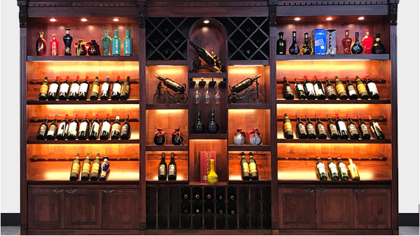 青島定制酒柜，〔新沃〕一條龍服務(wù)，省心省錢，又省力！